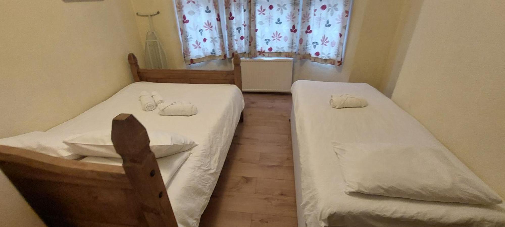2 Bedroom Apartment, Fortescue Road Apartment *